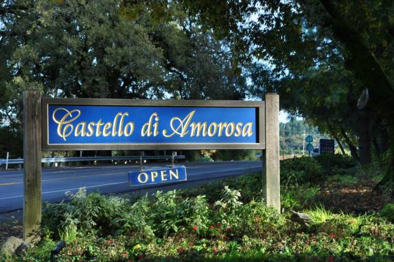 Felicidade em encontrar uma vinícola aberta no dia de Thanksgiving, Napa Valley, na Califórnia, nos Estados Unidos